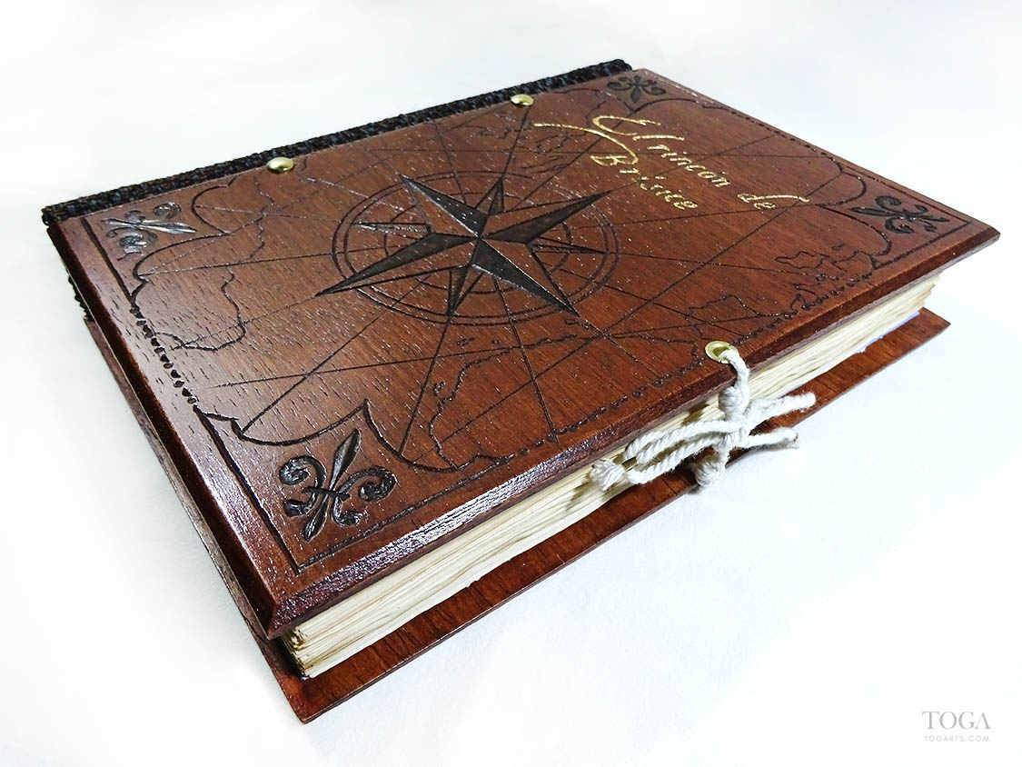 libro-artesanal-madera-hecho-a-mano-toga-mapa-antiguo